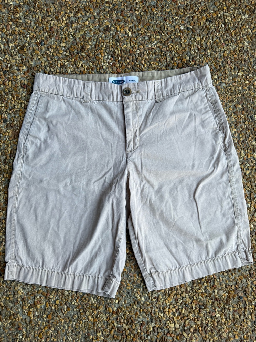 🛑 Old Navy Khaki Bermuda Shorts - Size 10 R (GUC)